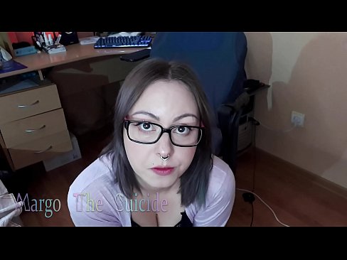 ❤️ Сэксуальная дзяўчына ў акулярах глыбока адсмоктвае фалаімітатар на камеру Рускае порна на be.pornovore.ru ❌