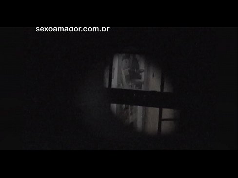 ❤️ Бландзінка таемна здымаецца на відэа з суседскага вуаерыста, схаванага за пустымі цэгламі Рускае порна на be.pornovore.ru ❌